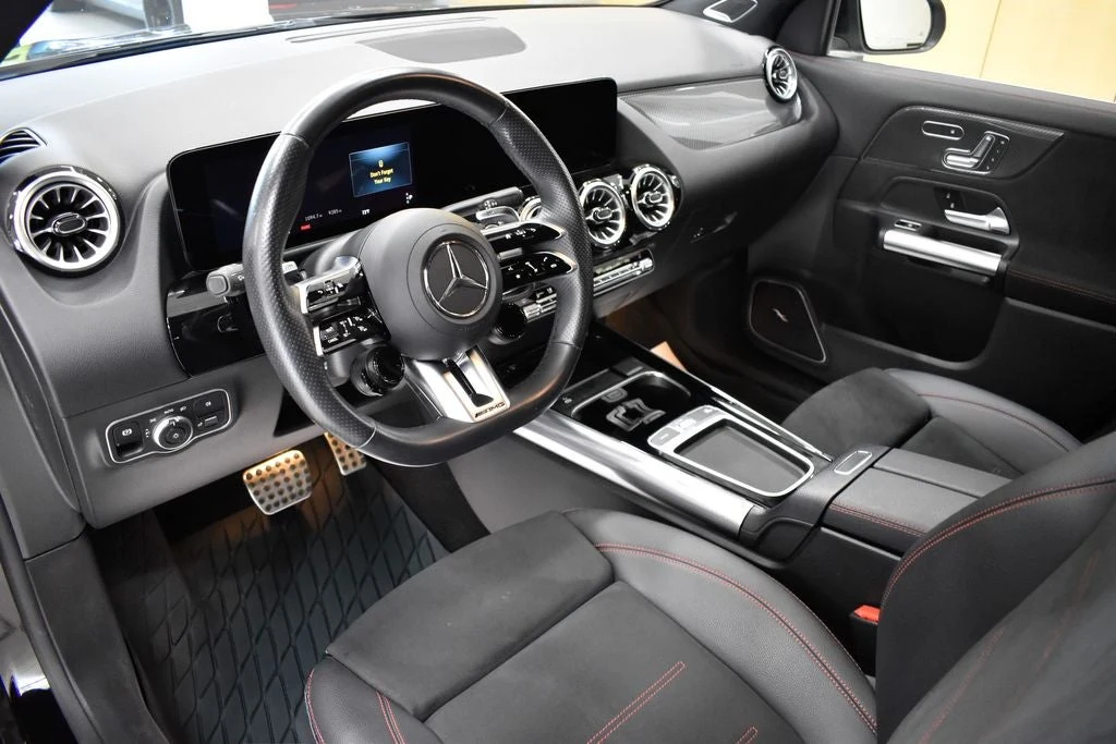2025 Mercedes-AMG GLA 35 4MATIC interior, dashboard, Black