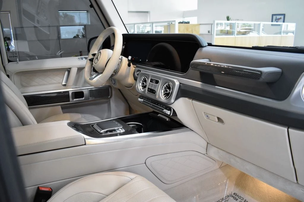 2026 Mercedes-AMG G 63 interior, Macchiato Beige/Magma Grey