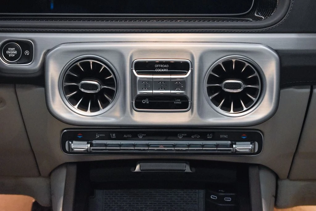 2026 Mercedes-AMG G 63 interior, Macchiato Beige/Magma Grey