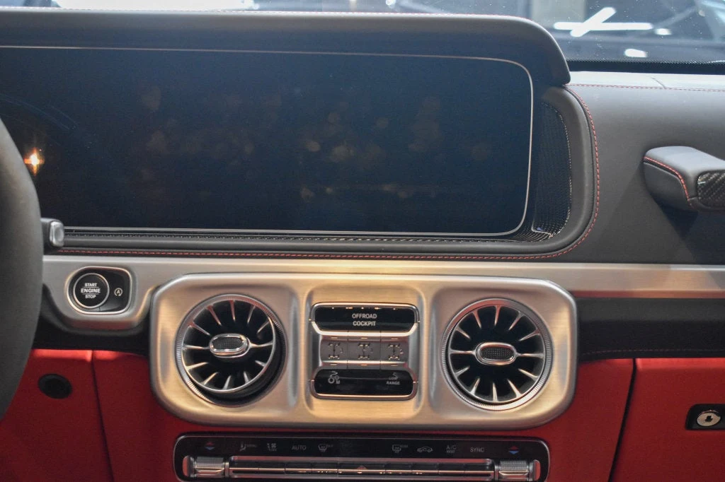 2025 Mercedes-AMG G 63 interior, door panel, Red Pepper/Black