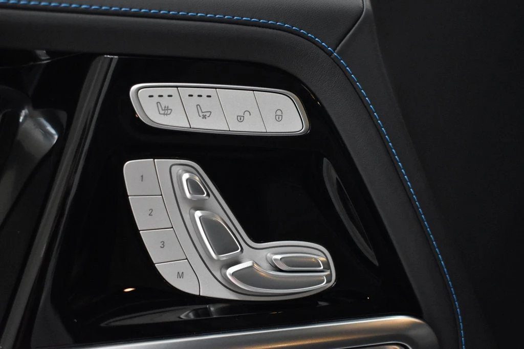 2025 Mercedes-Benz G 580 with EQ Technology interior, door panel, Silver Pearl/Black