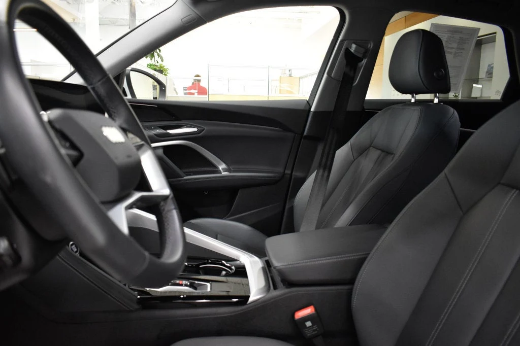 2025 Audi Q5 2.0T Premium quattro interior, seats, Black
