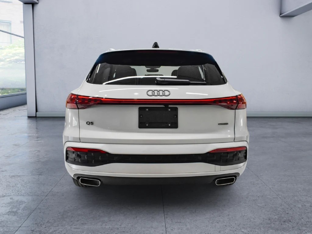 2025 Audi Q5 2.0T Premium quattro, rear three-quarter view, White