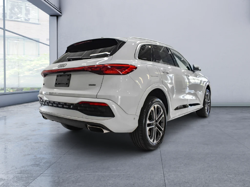 2025 Audi Q5 2.0T Premium quattro, rear three-quarter view, White