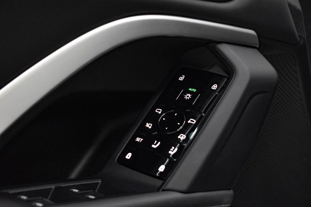 2025 Audi Q5 2.0T Premium quattro interior, center console, Black