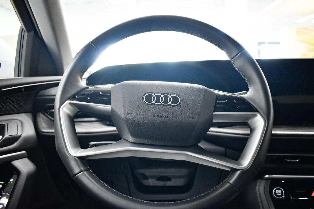 2025 Audi Q5 2.0T Premium quattro interior, steering wheel, Black