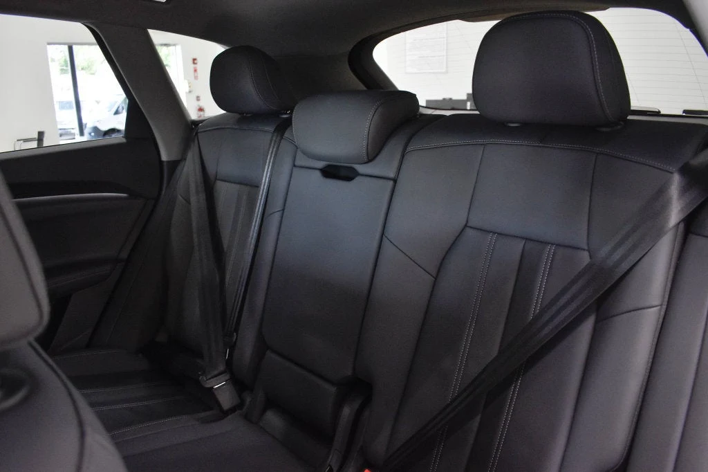 2025 Audi Q5 2.0T Premium quattro interior, seats, Black