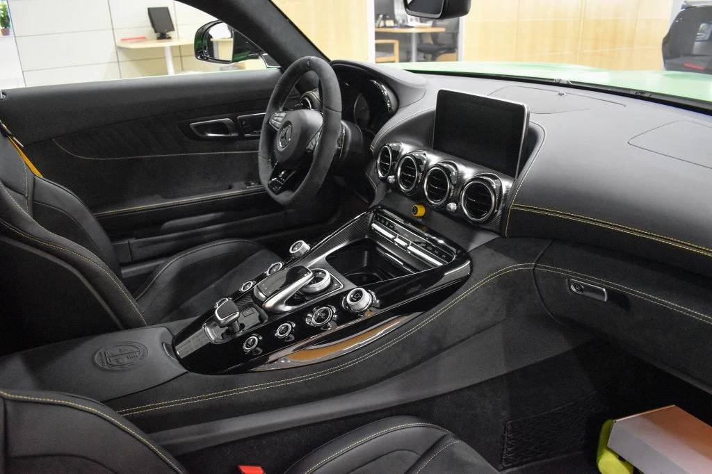 2018 Mercedes-AMG GT R interior, Black