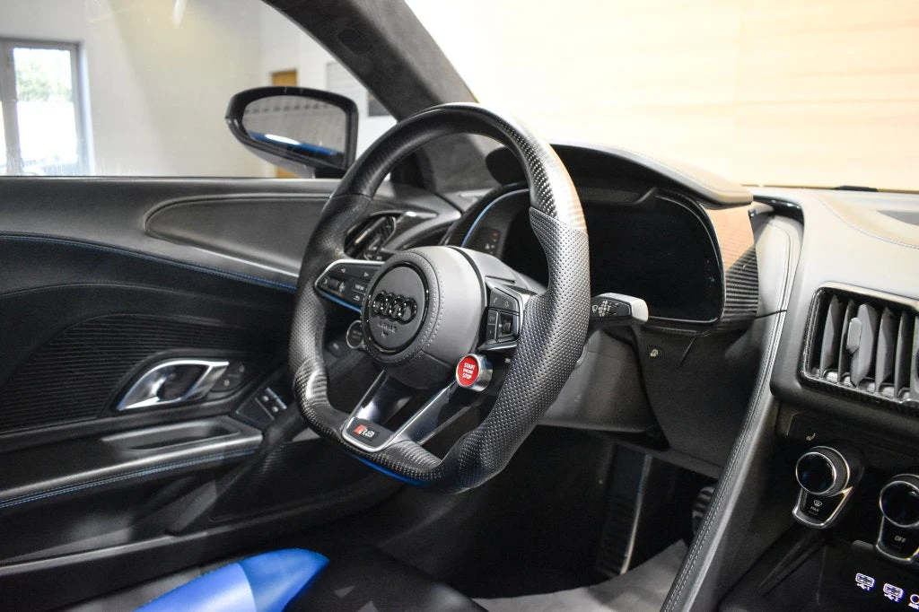 2018 Audi R8 V10 quattro interior, Black/Ara Blue Stitching