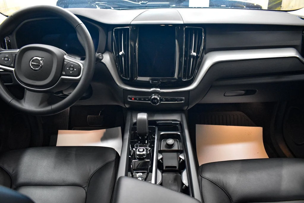 2024 Volvo XC60 B5 Core interior, dashboard, Charcoal