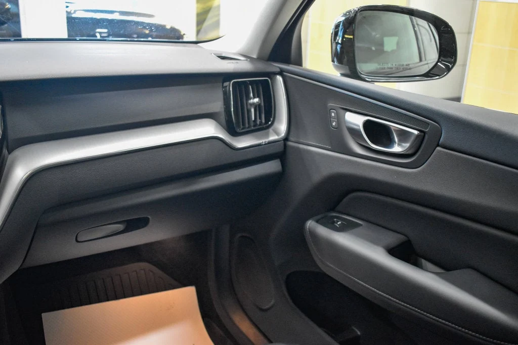 2024 Volvo XC60 B5 Core interior, door panel, Charcoal
