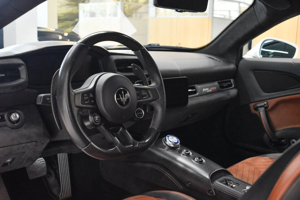 2022 Maserati MC20 interior, dashboard, Black