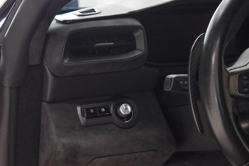 2022 Maserati MC20 interior, door panel, Black
