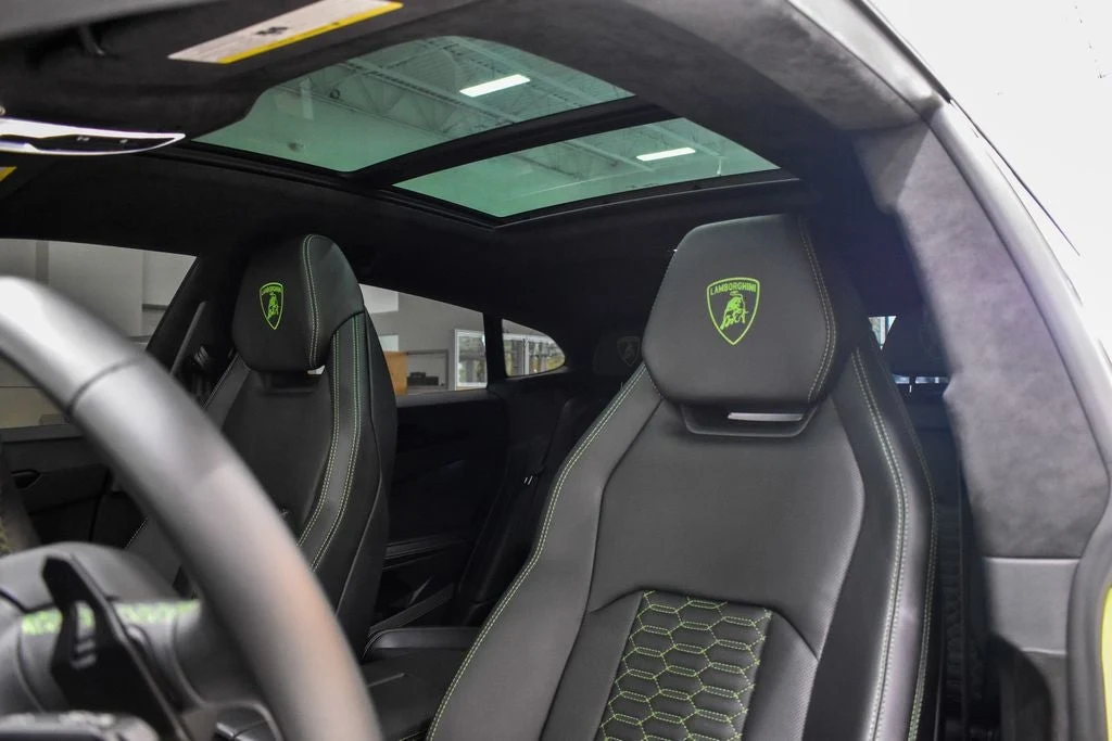 2023 Lamborghini Urus S interior, Nero Ade