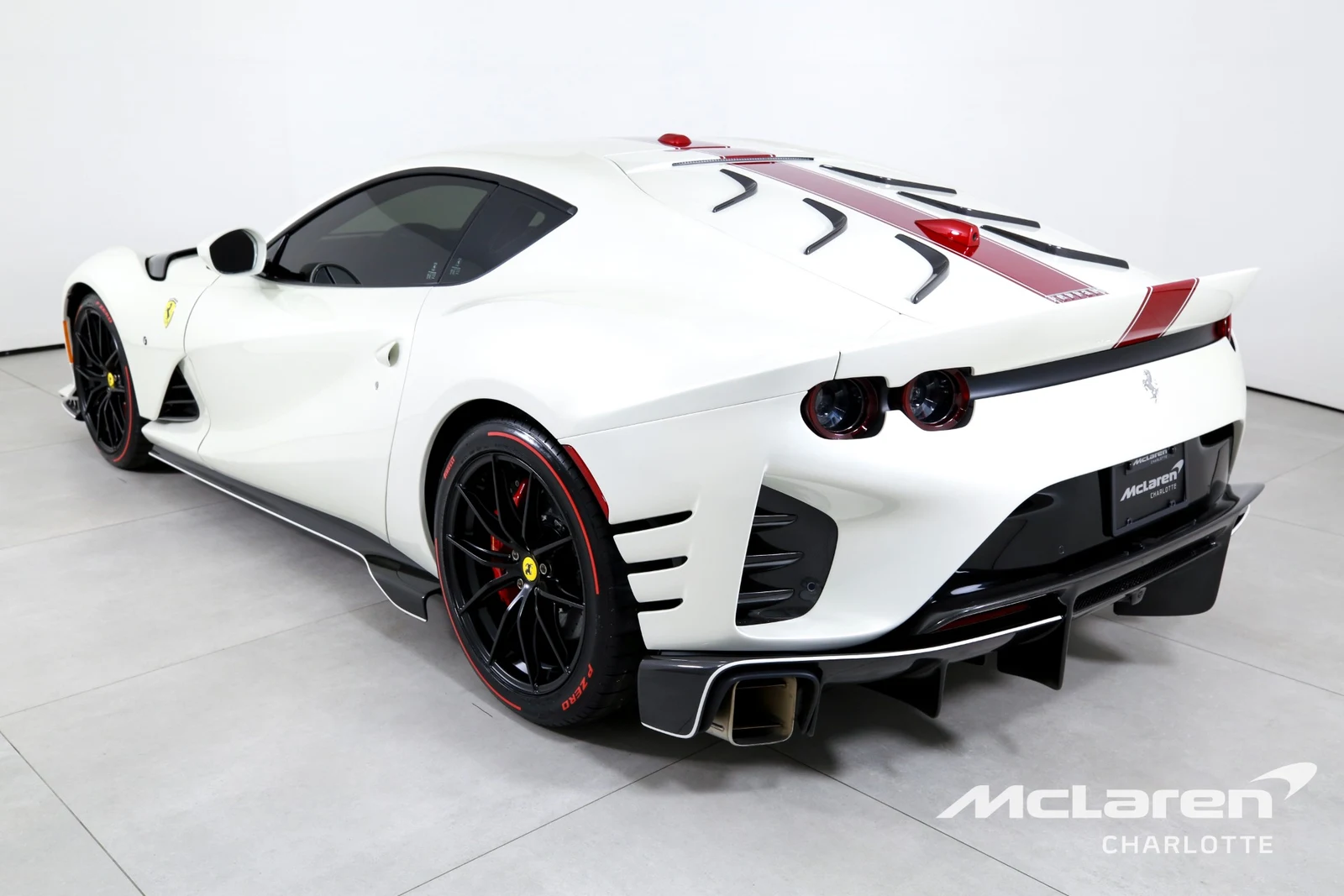 2022 Ferrari 812 Competizione, 3/29