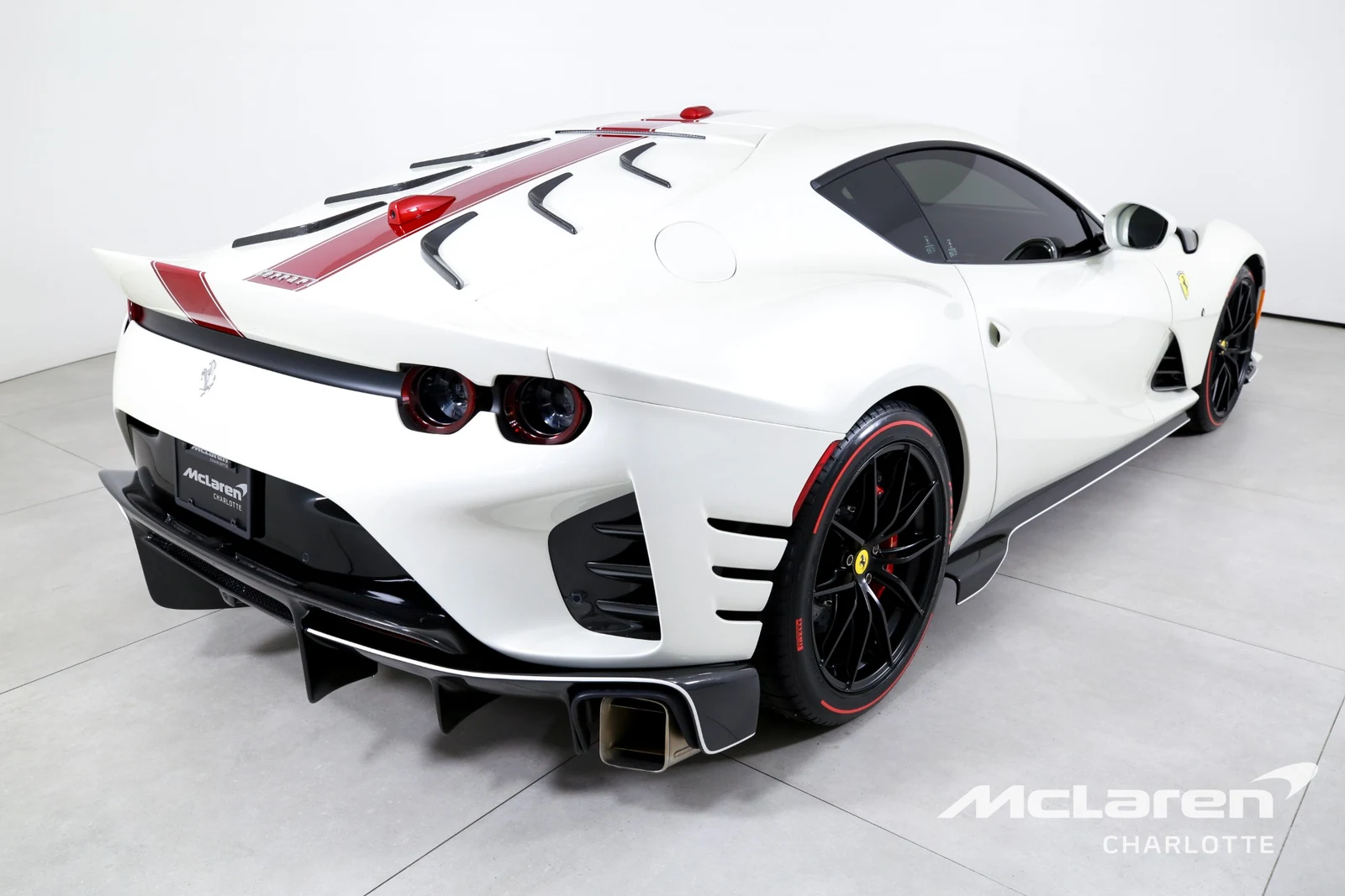 2022 Ferrari 812 Competizione, 5/29