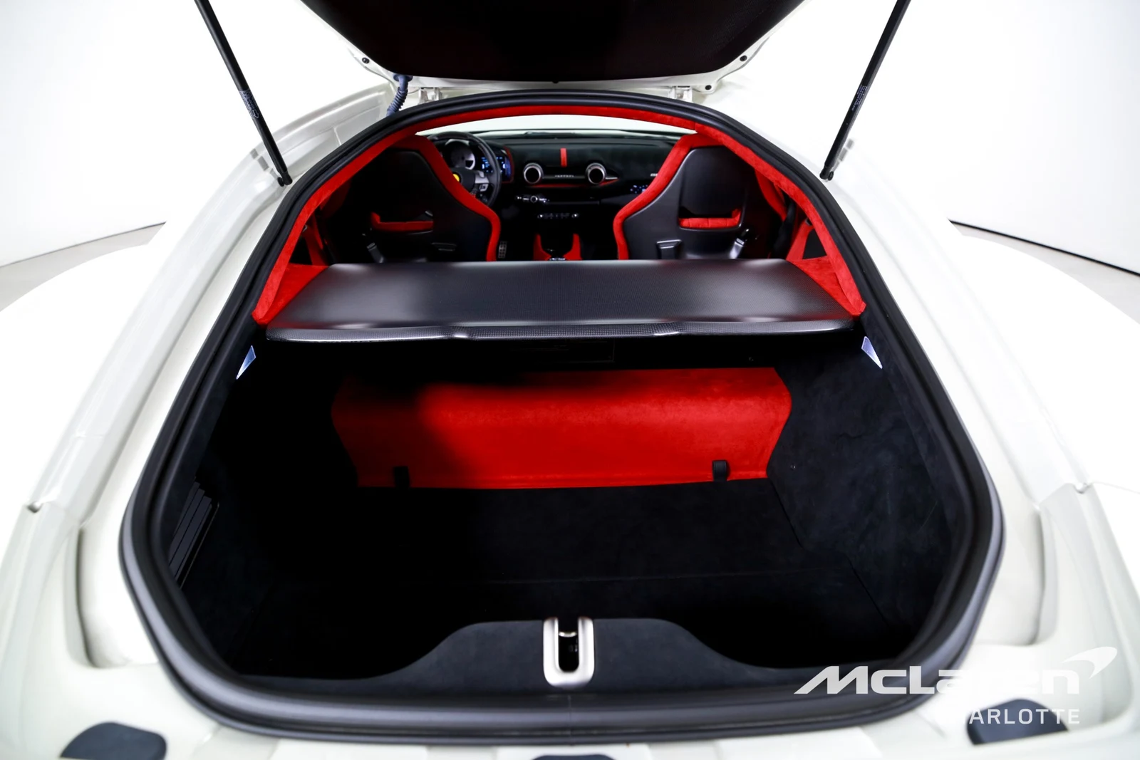 2022 Ferrari 812 Competizione, 14/29
