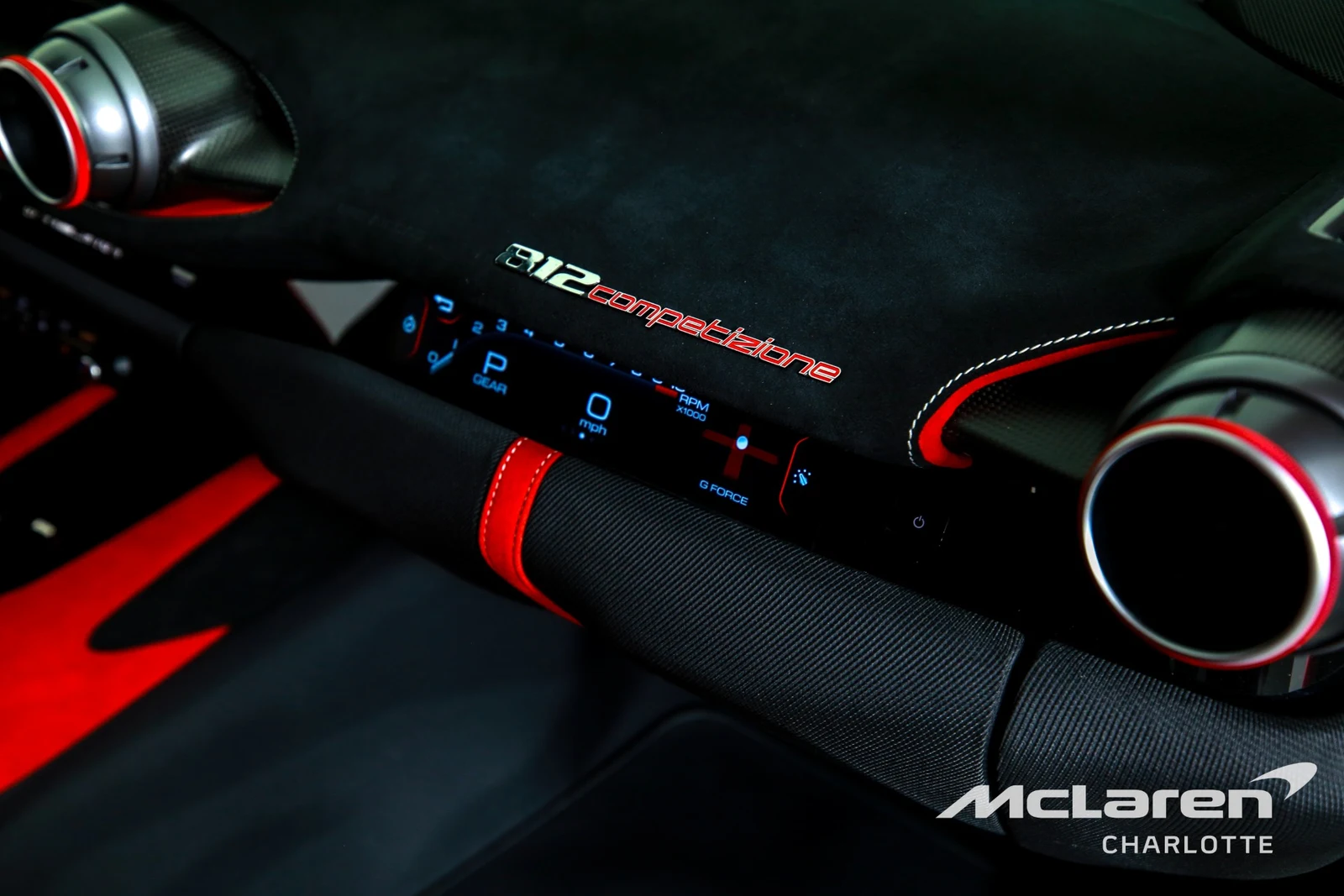 2022 Ferrari 812 Competizione, 17/29