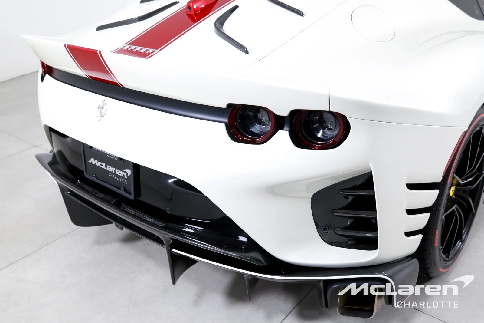 2022 Ferrari 812 Competizione, 29/29
