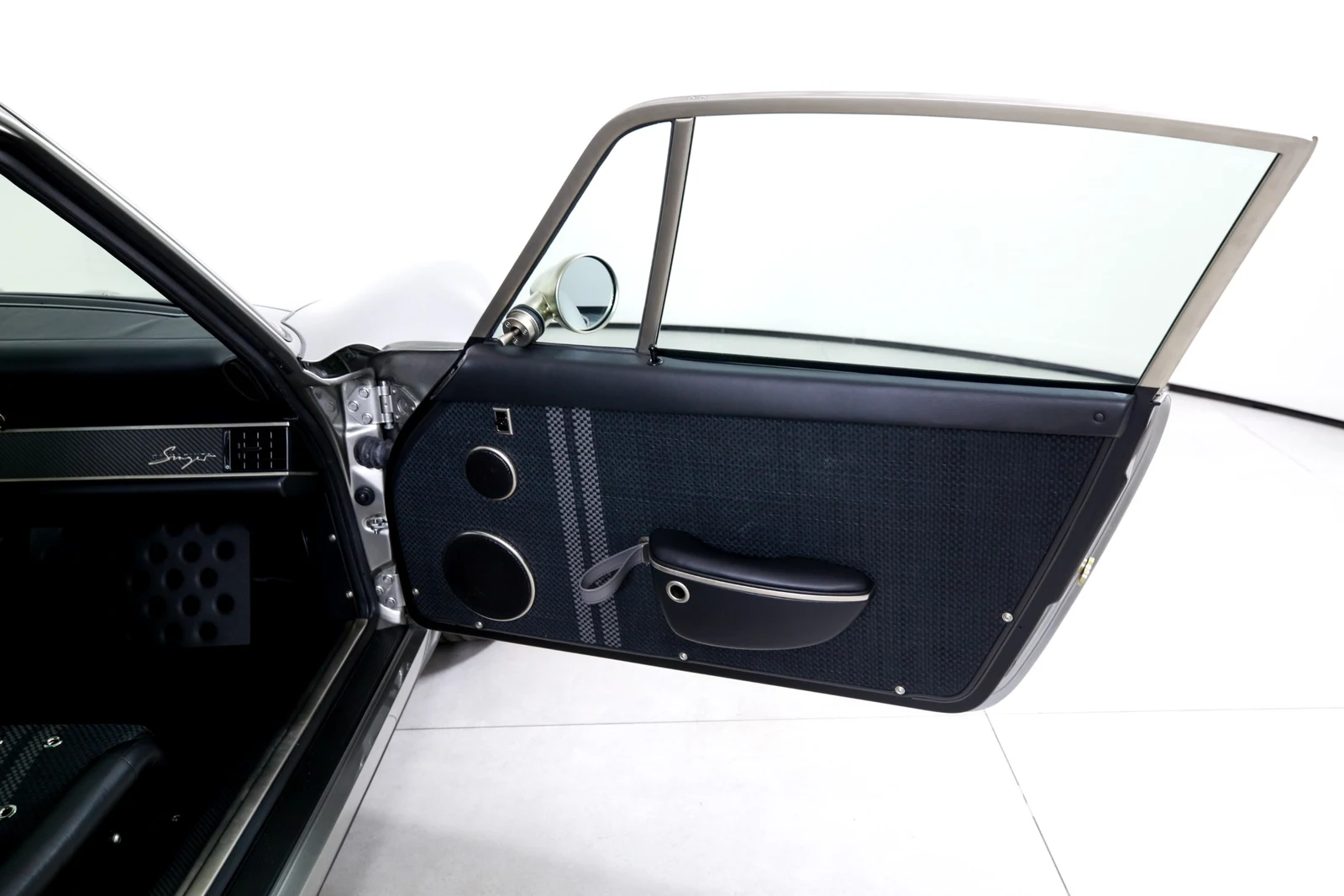 1990 Porsche 911 Reimagined by Singer, 16/29