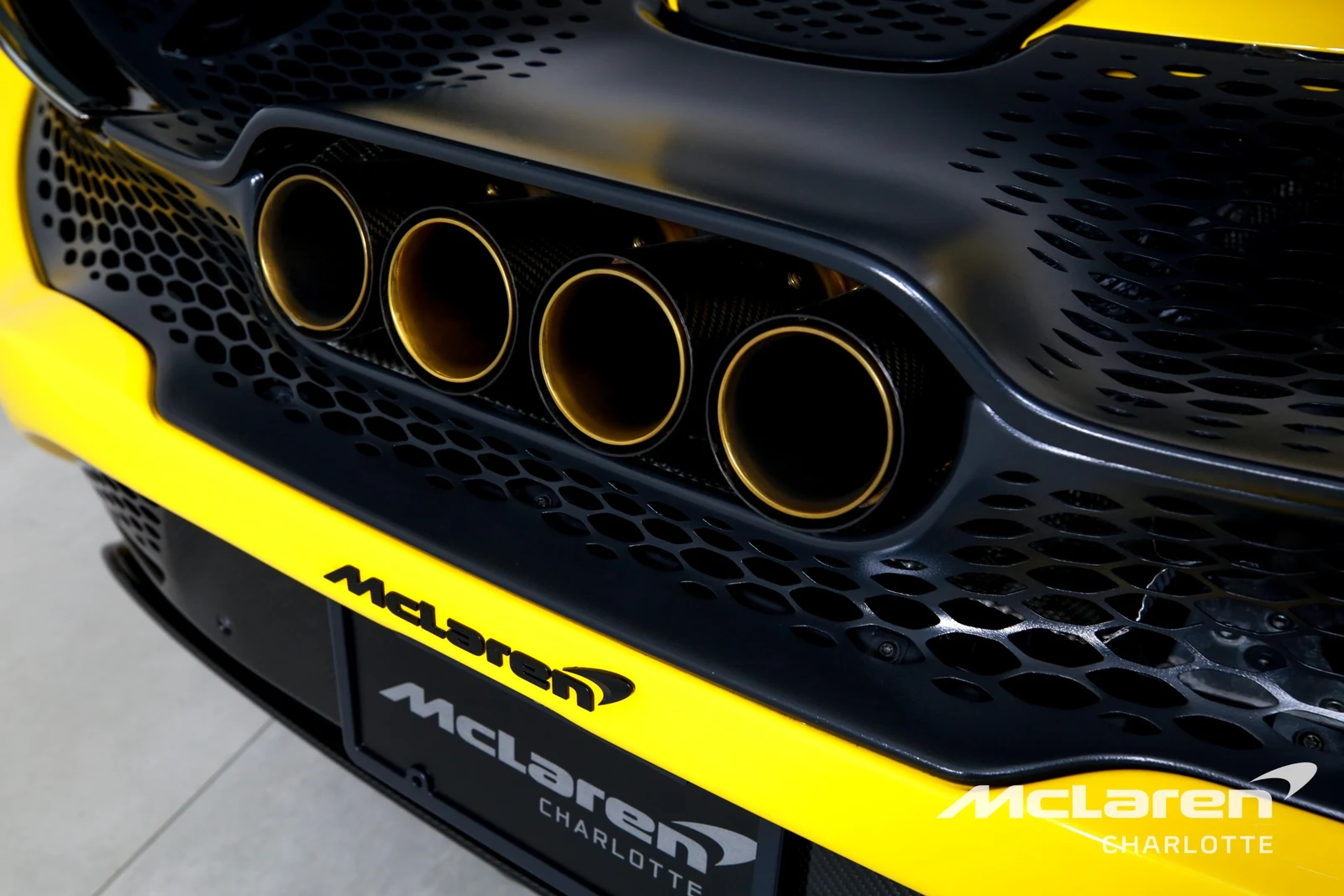 2022 McLaren 765LT Spider, 26/29
