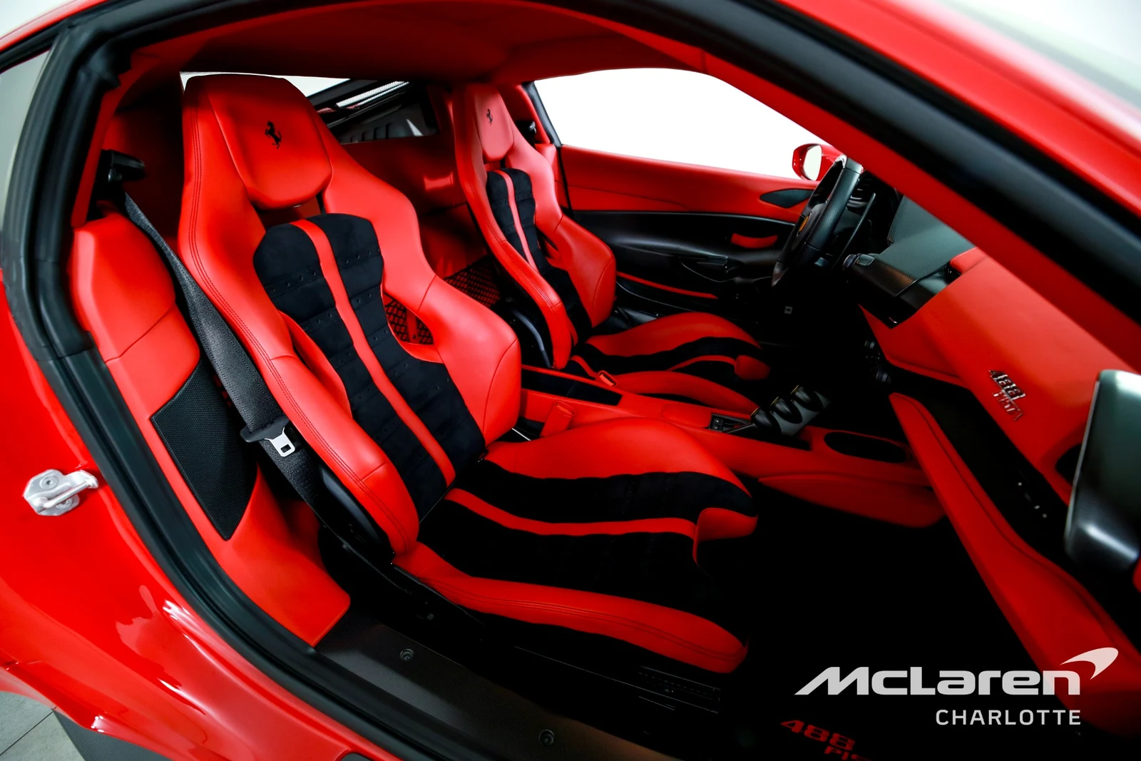 2020 Ferrari 488 Pista, 15/29