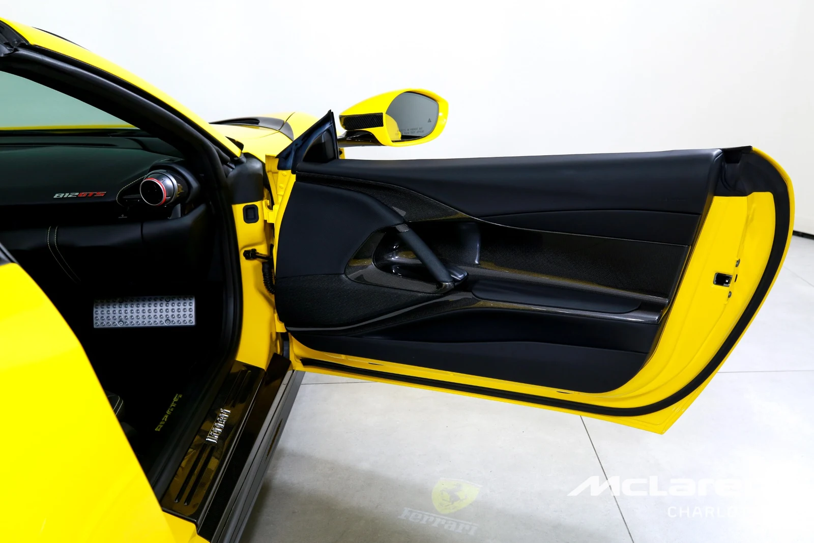 2023 Ferrari 812 GTS, 15/29