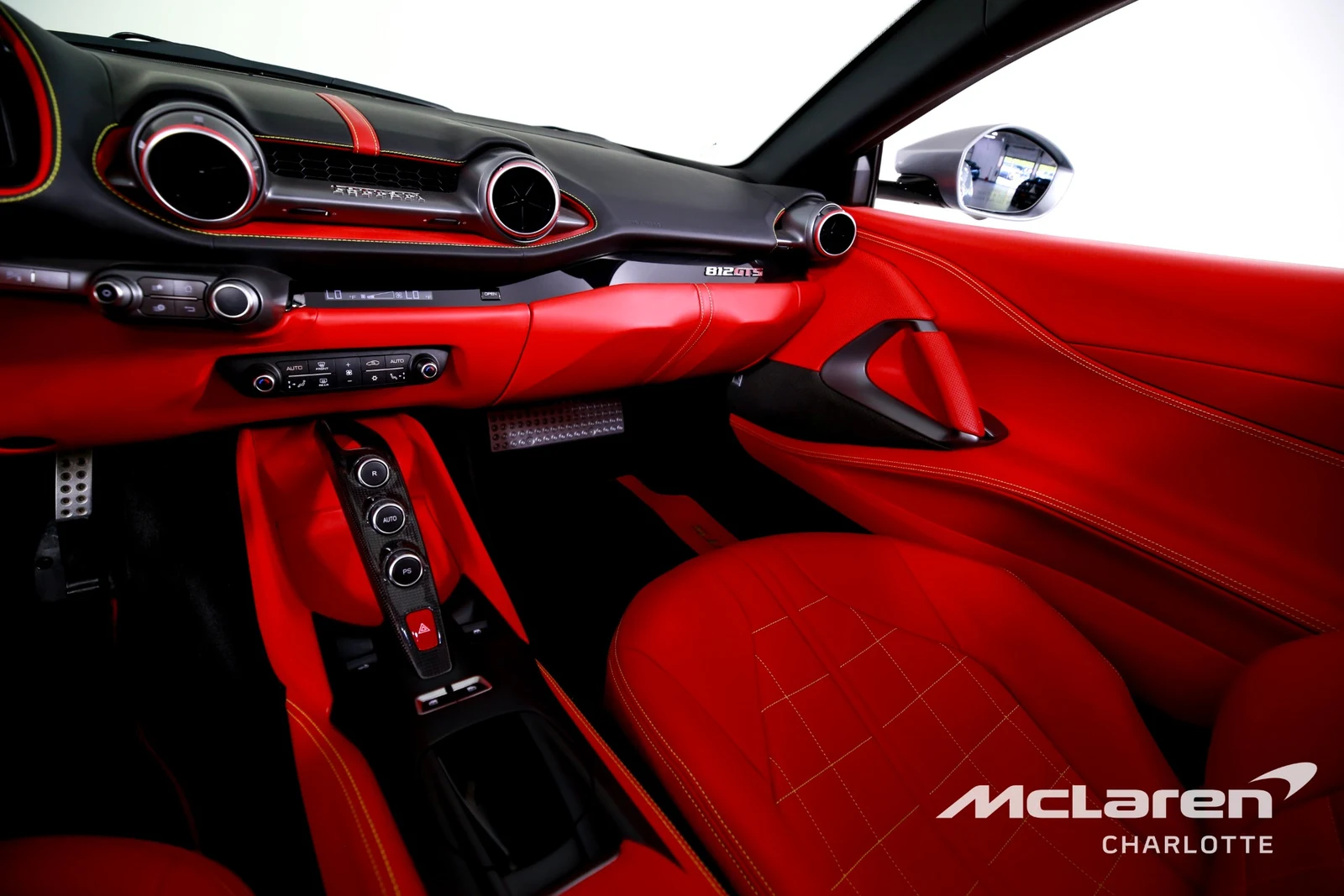 2022 Ferrari 812 GTS, 13/29