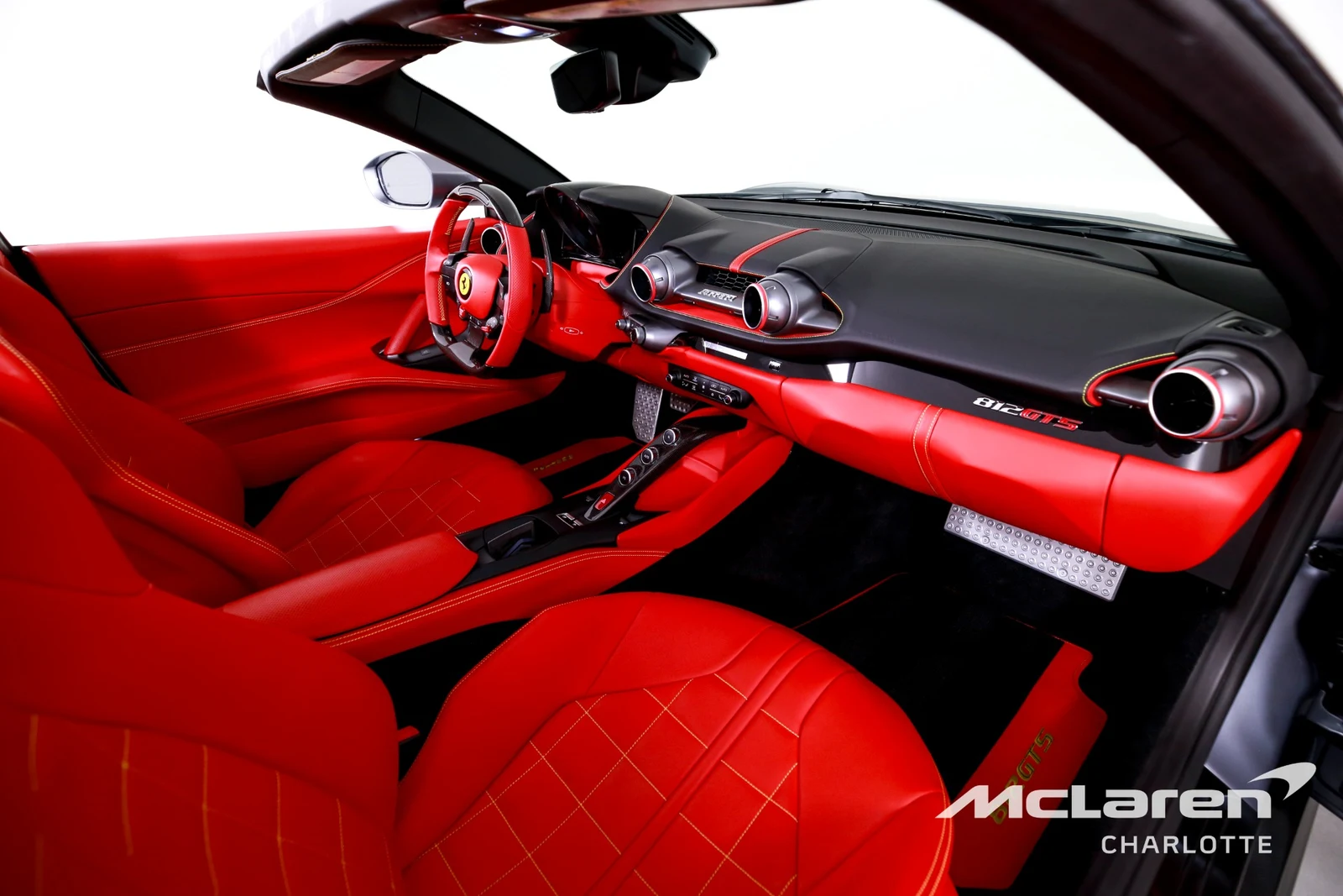 2022 Ferrari 812 GTS, 18/29