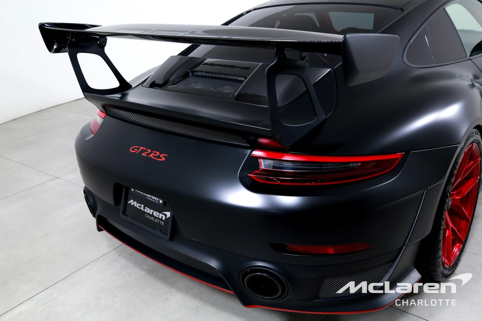 2018 Porsche 911 GT2 RS, 28/29