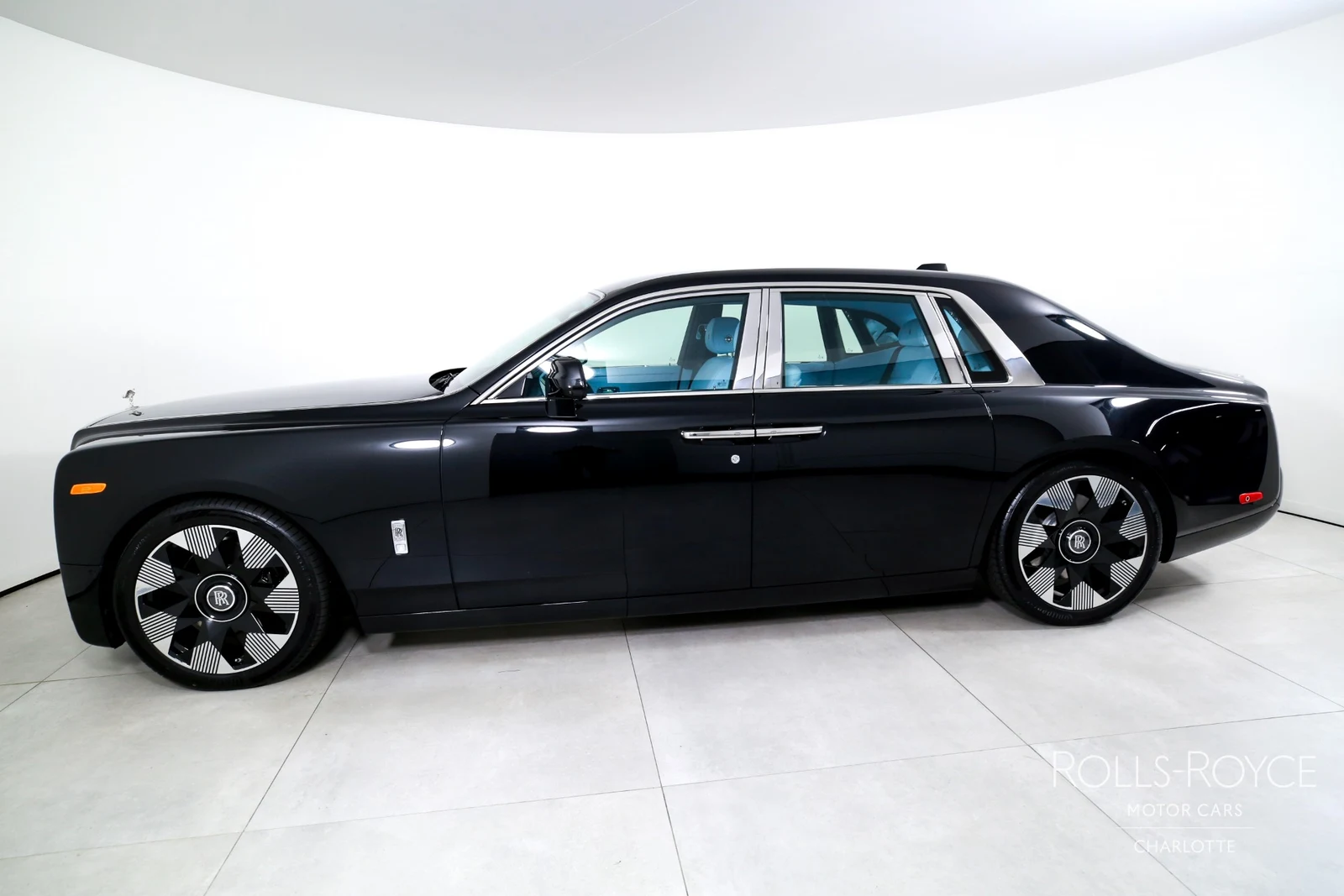 2027 Rolls-Royce Phantom Series II, 2/29