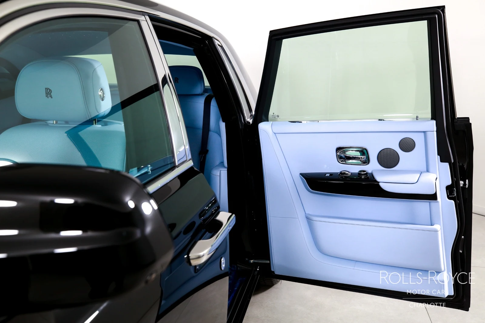 2027 Rolls-Royce Phantom Series II, 11/29