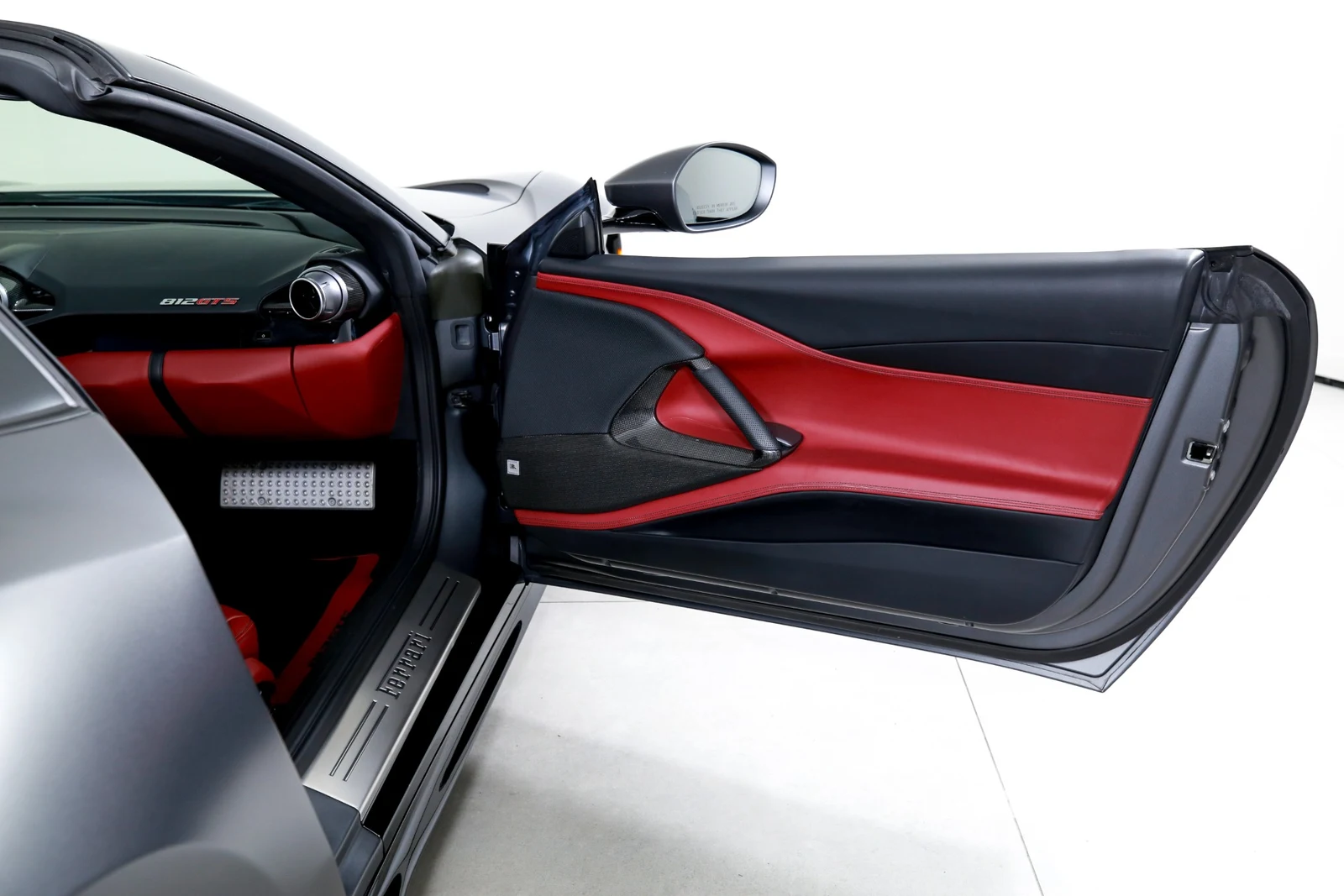 2021 Ferrari 812 GTS, 18/29
