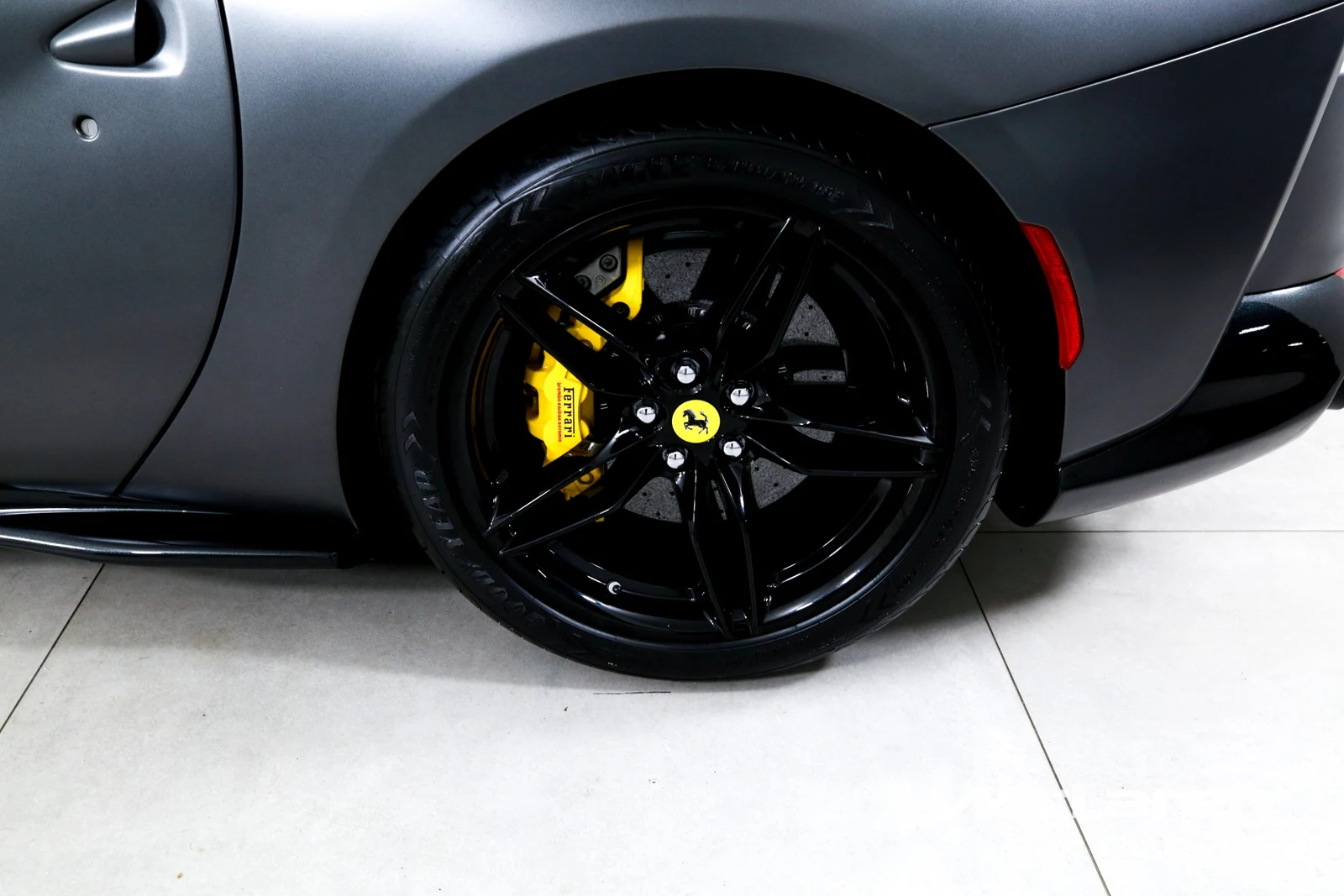 2021 Ferrari 812 GTS, 27/29