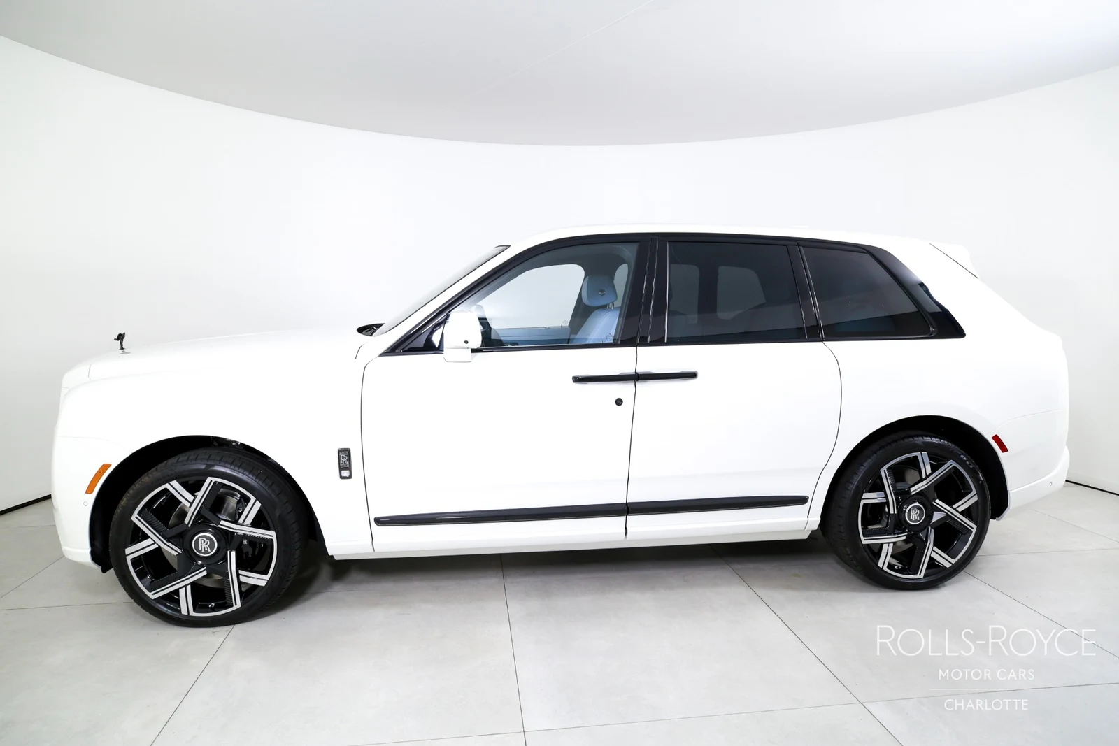 2027 Rolls-Royce Black Badge Cullinan Series II, 2/29
