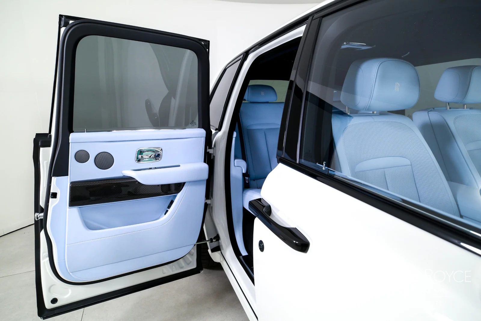 2027 Rolls-Royce Black Badge Cullinan Series II, 17/29