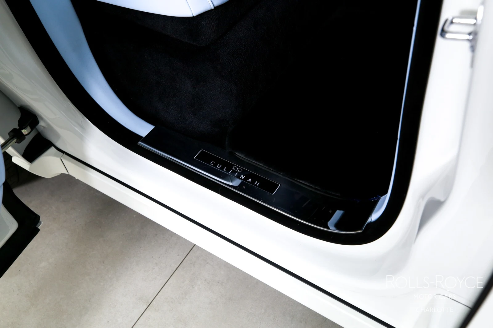 2027 Rolls-Royce Black Badge Cullinan Series II, 20/29