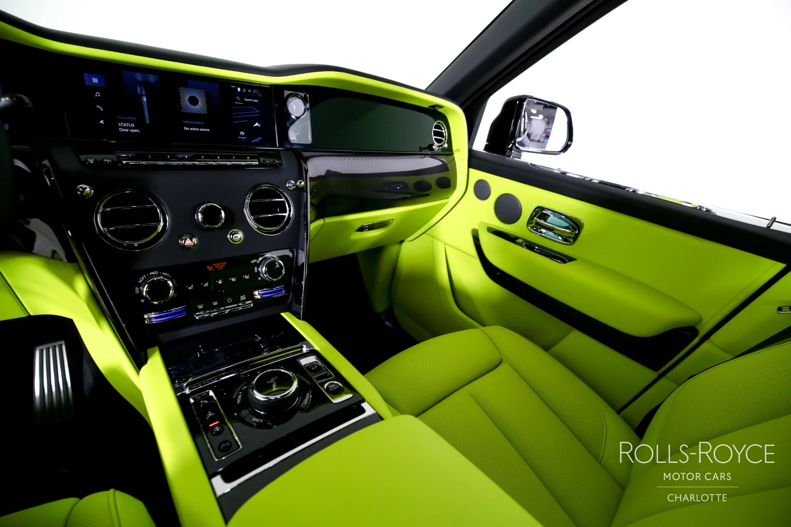 2027 Rolls-Royce Black Badge Cullinan Series II, 9/29