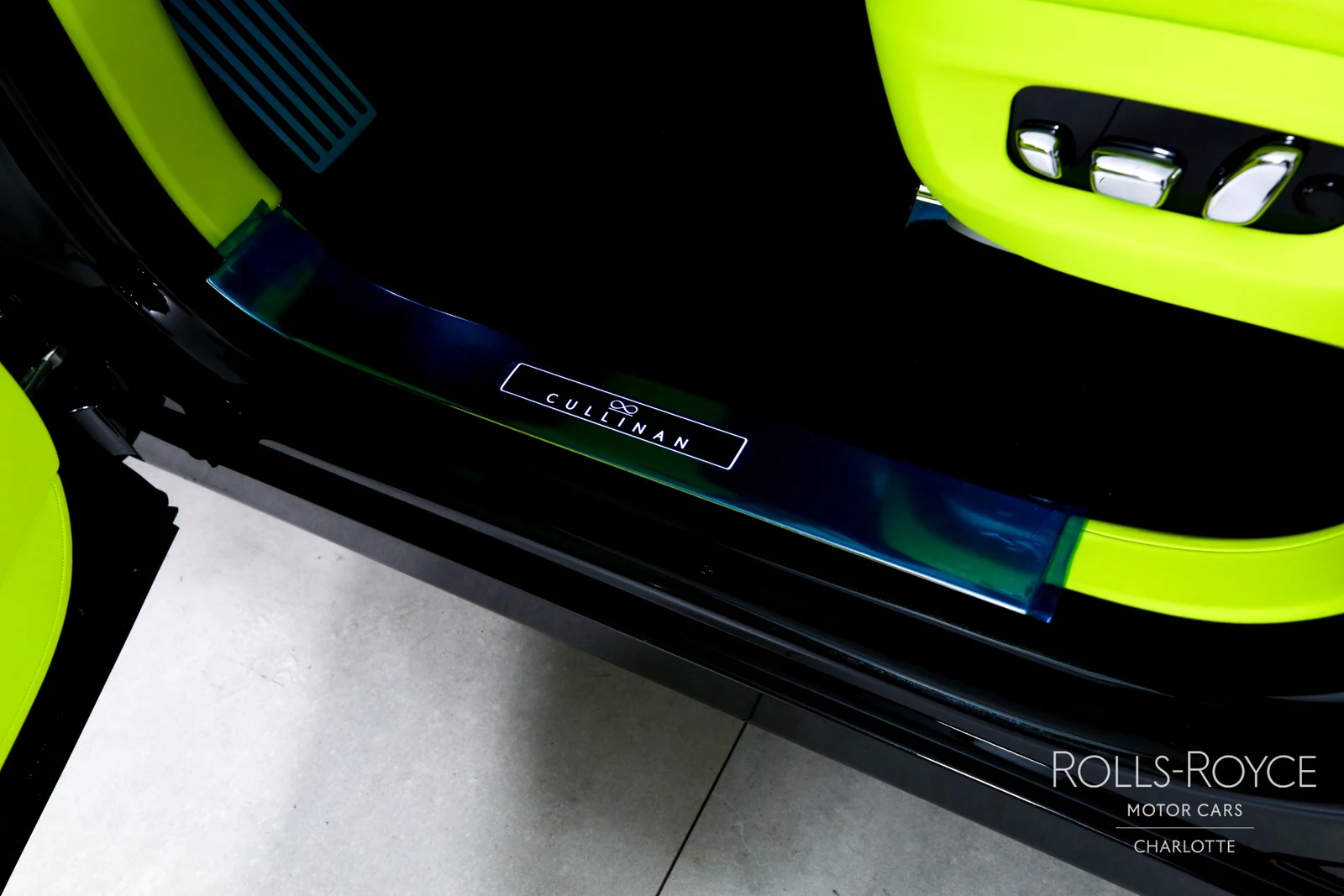 2027 Rolls-Royce Black Badge Cullinan Series II, 10/29