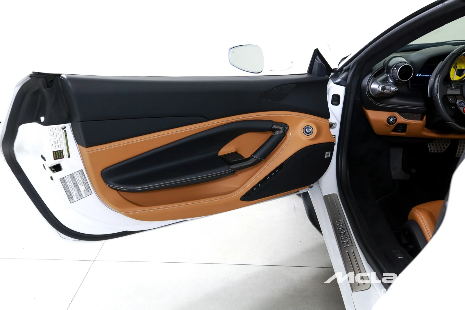 2023 Ferrari F8 Spider, 9/29