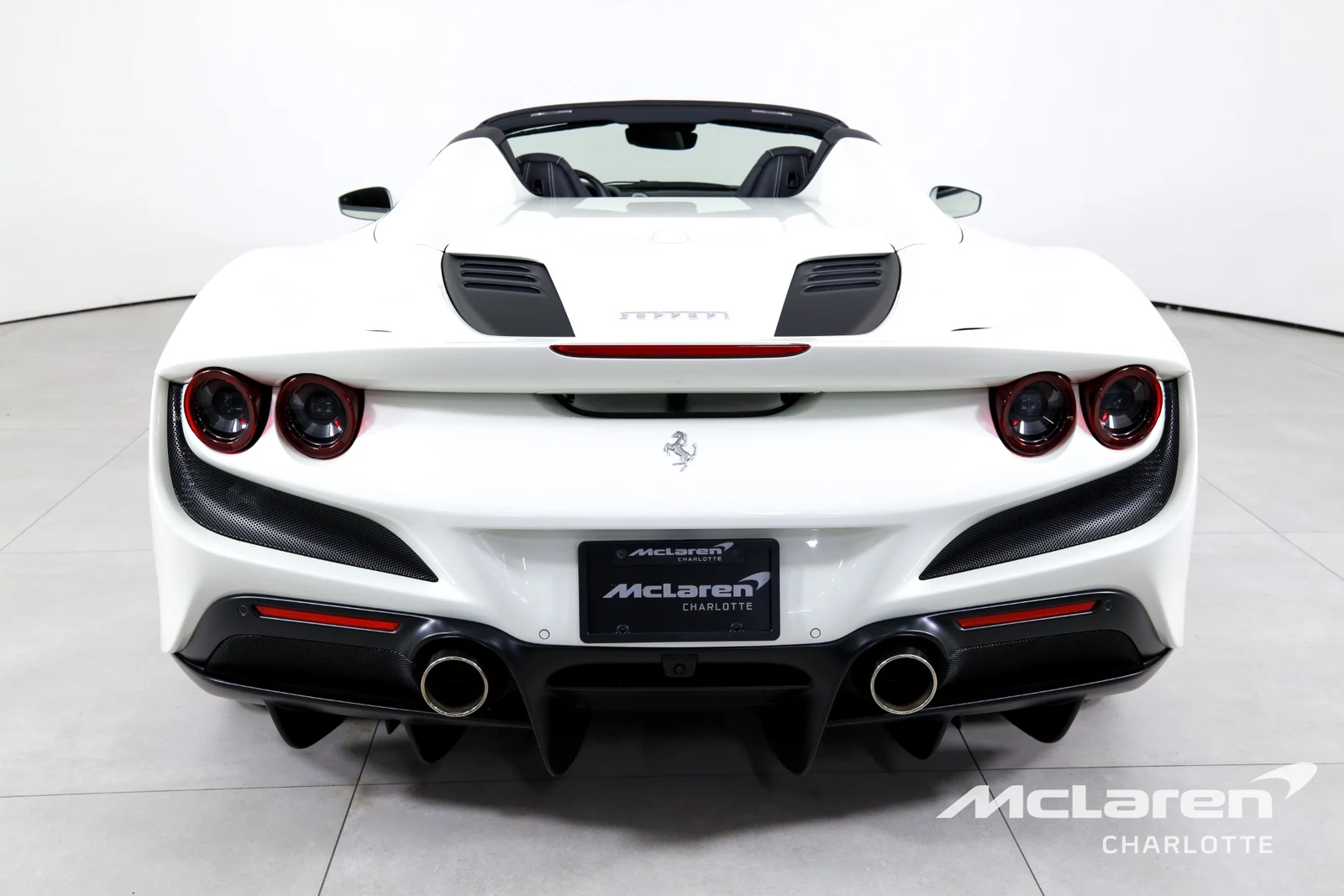 2022 Ferrari F8 Spider, 5/29