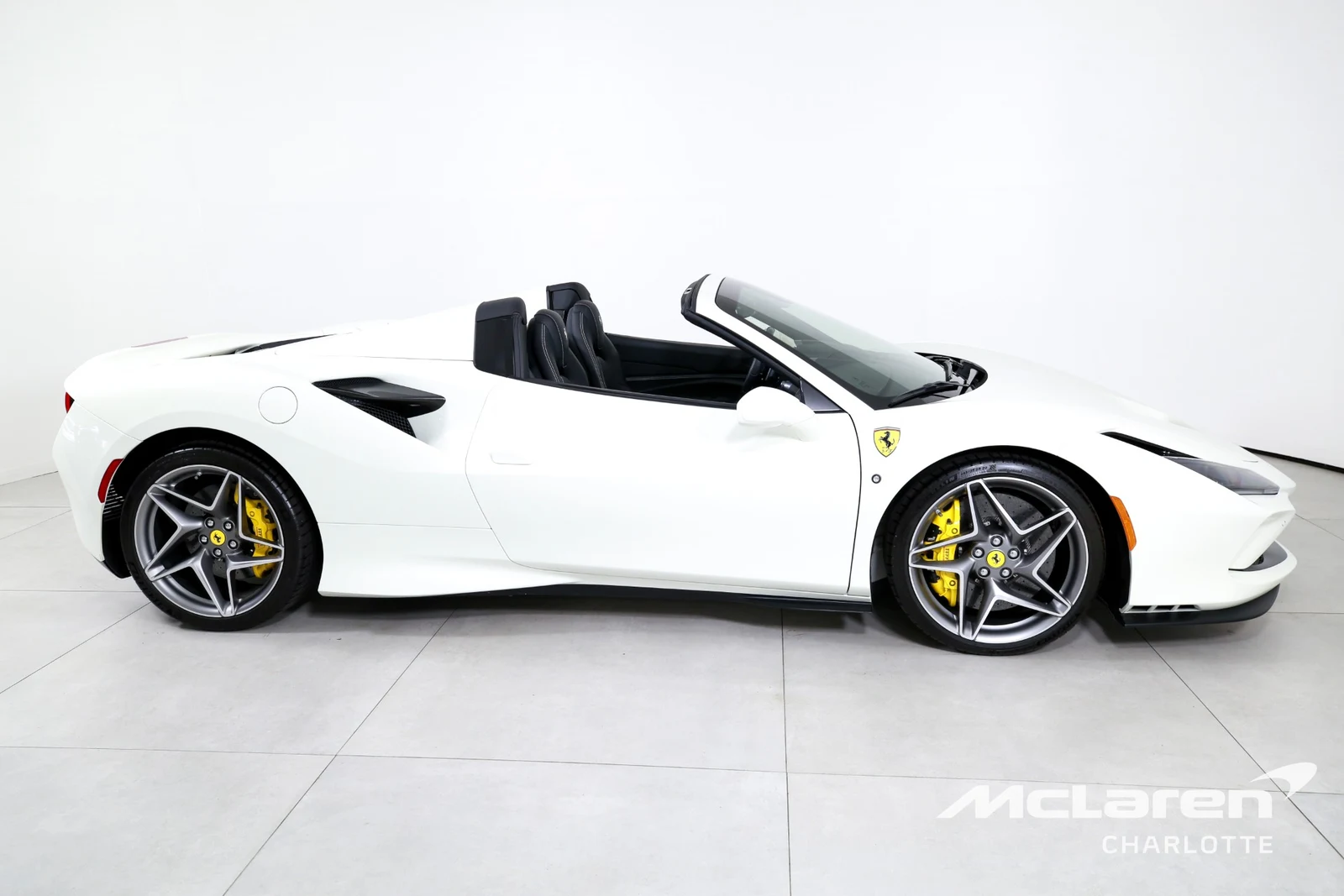 2022 Ferrari F8 Spider, 6/29