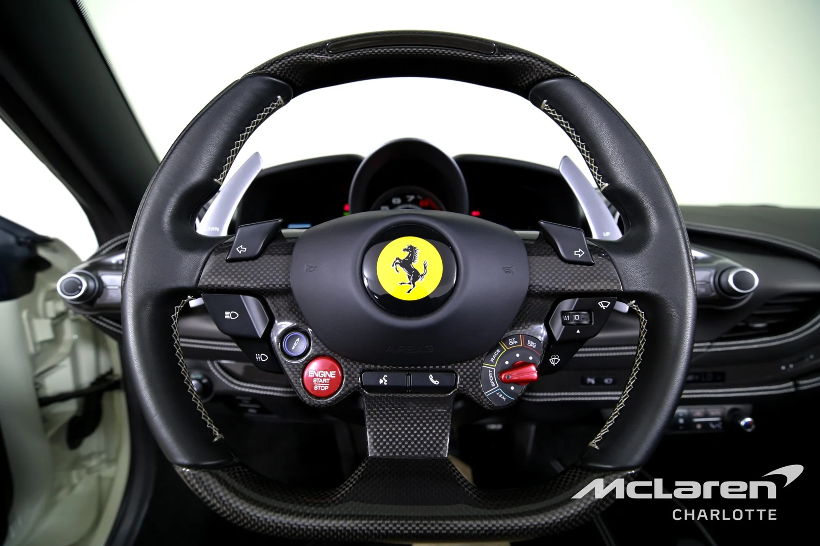 2022 Ferrari F8 Spider, 11/29