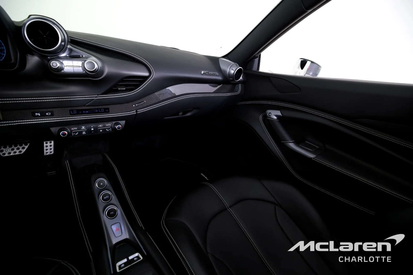 2022 Ferrari F8 Spider, 12/29