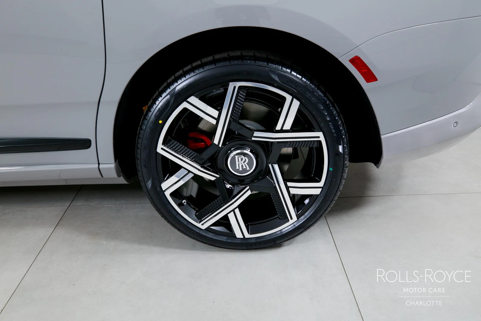 2027 Rolls-Royce Black Badge Cullinan Series II, 26/29