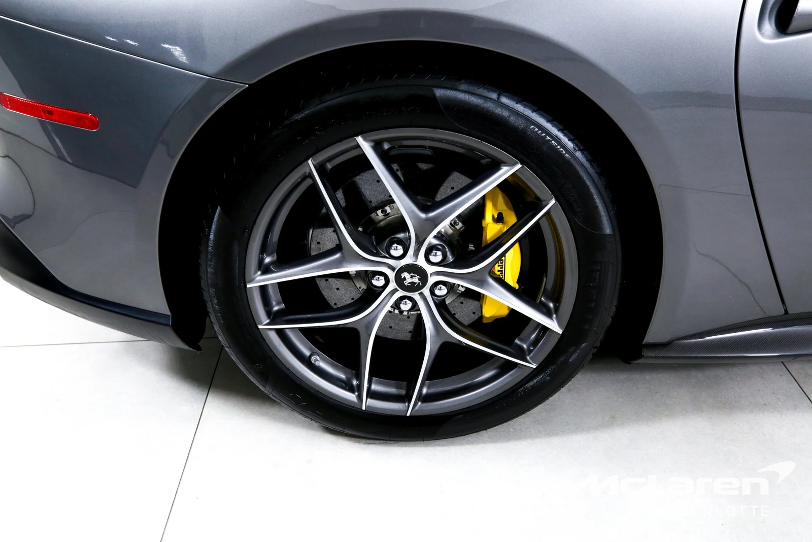 2016 Ferrari F12berlinetta, 24/29