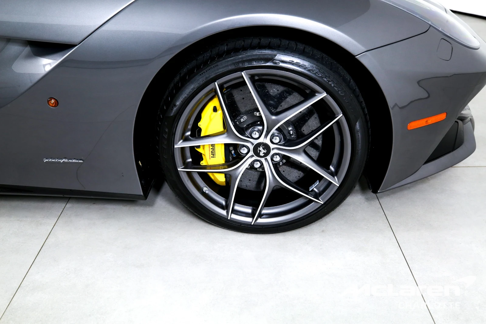 2016 Ferrari F12berlinetta, 25/29