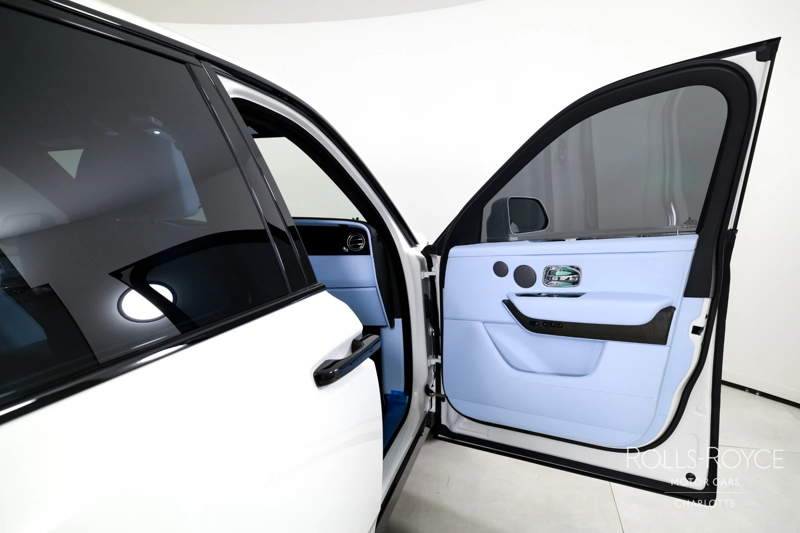 2027 Rolls-Royce Cullinan Series II, 21/29