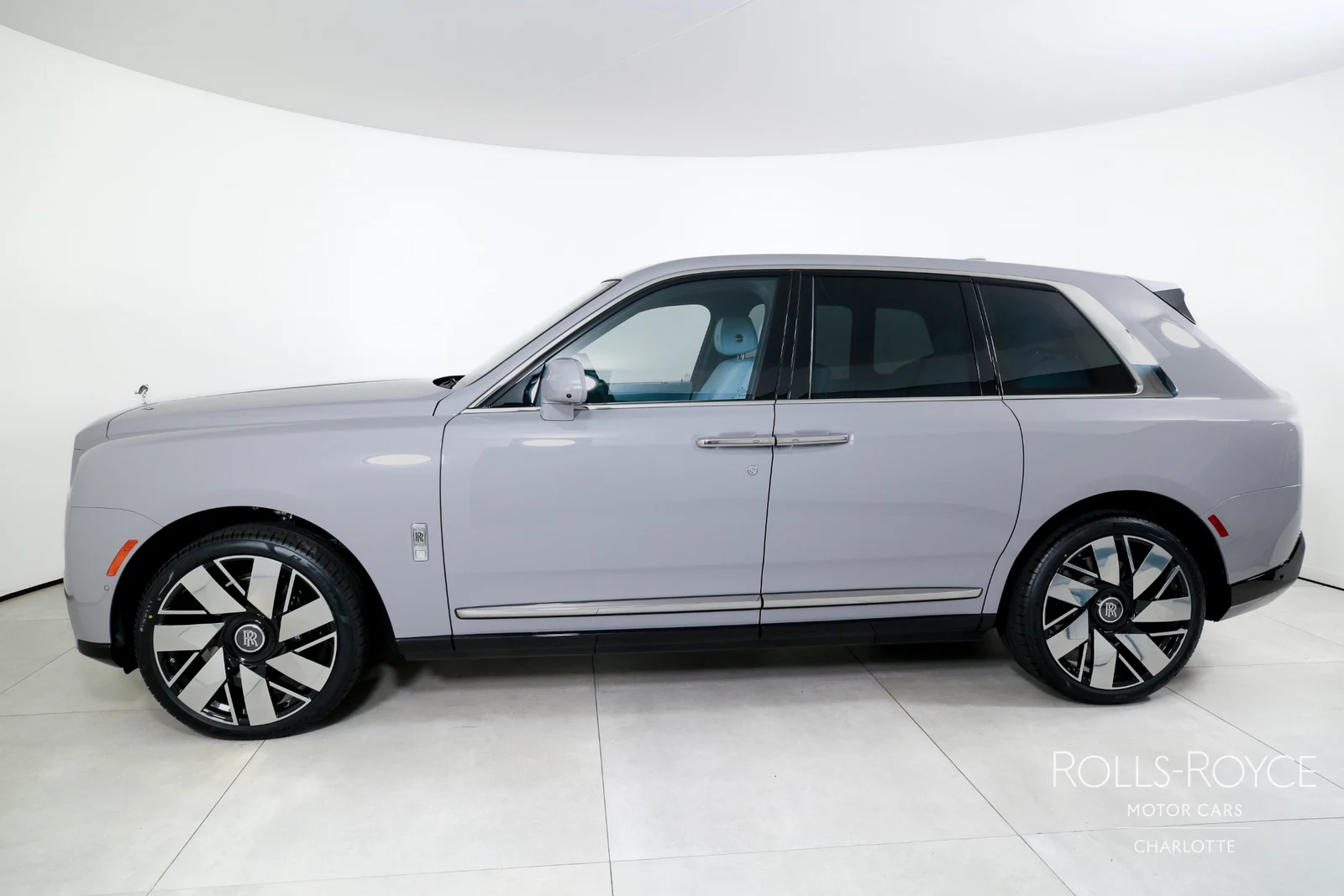2027 Rolls-Royce Cullinan Series II, 2/29