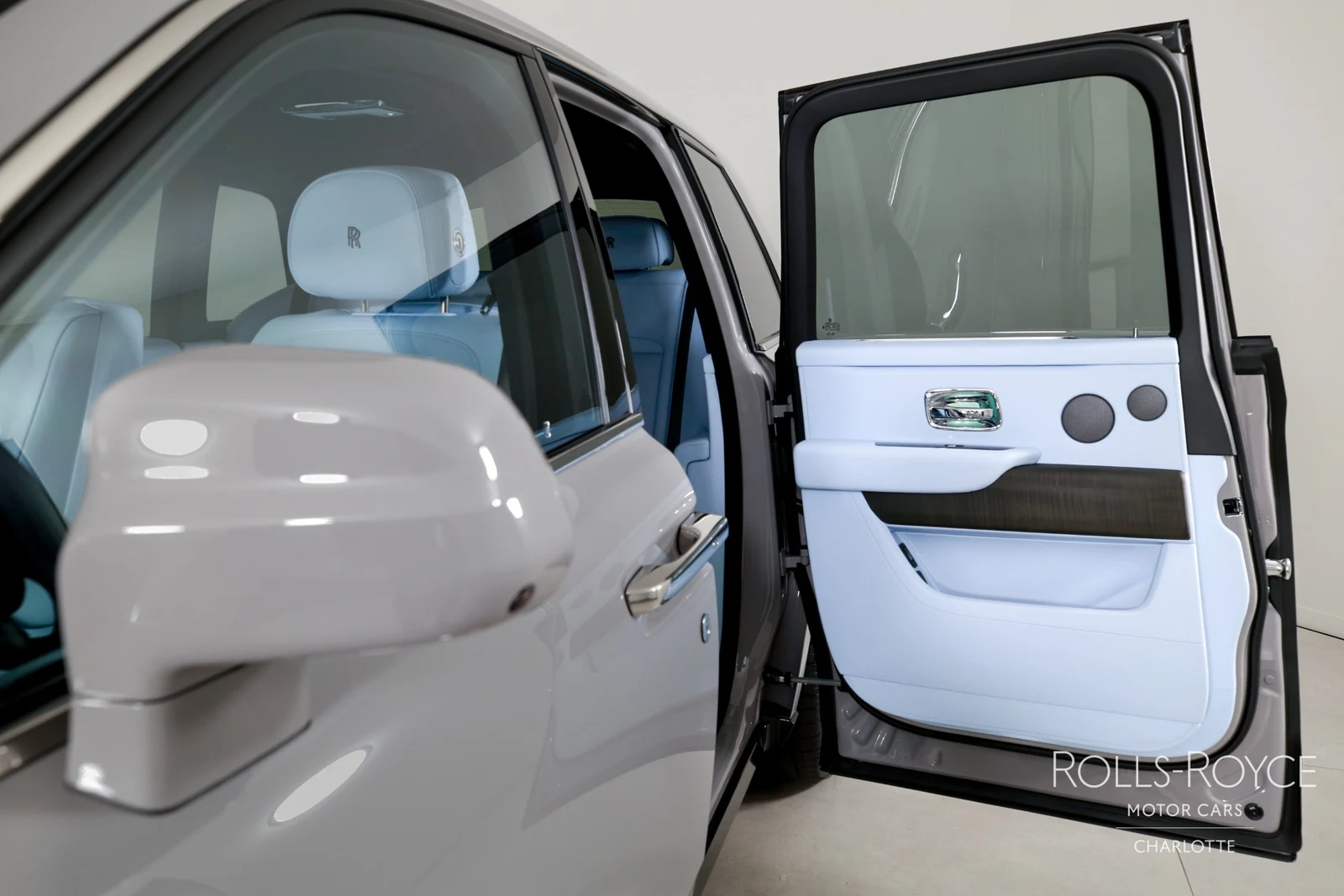 2027 Rolls-Royce Cullinan Series II, 10/29
